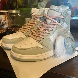 Jordan 1 Retro High Seafoam